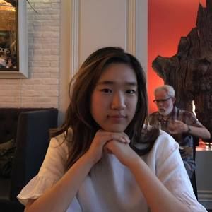 Meet your Posher, Chloe